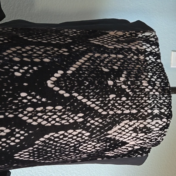REBECCA TAYLOR Velvet Burnout Silk Snake Print Short Sleeve Top Blouse Sz 10 - Picture 5 of 16
